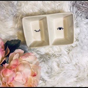 Rae Dunn winking eyes jewelry dish New Condition
